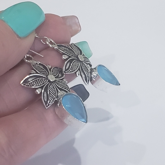 Chalcedony earrings, blue chalcedony flower earrings, 925 chalcedony earrings - Picture 3 of 11